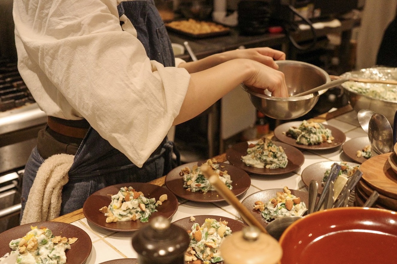 手に持った人参