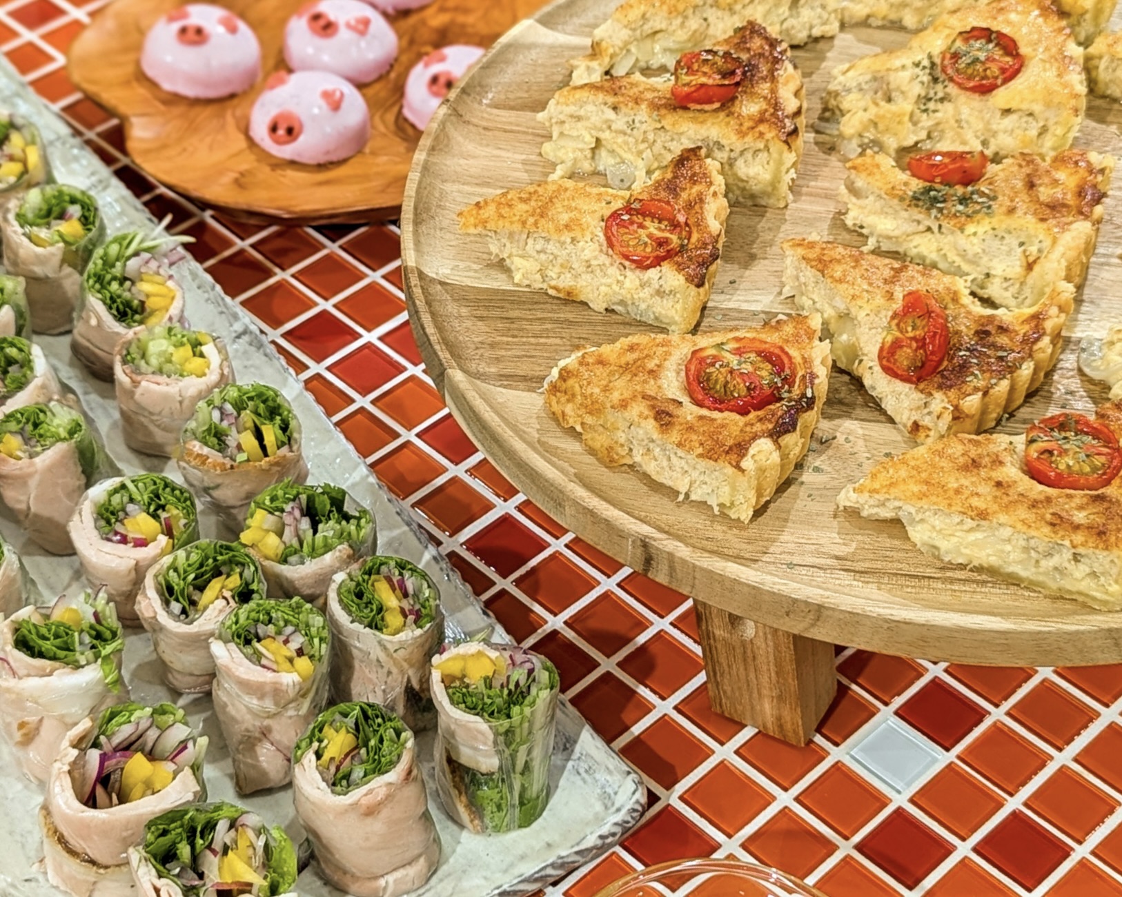 豚肉を使ったキッシュや巻き料理