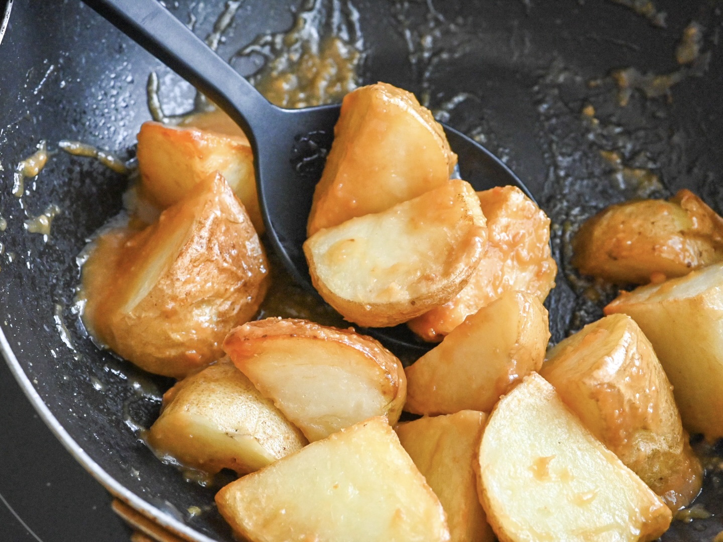 調理中のじゃがいも