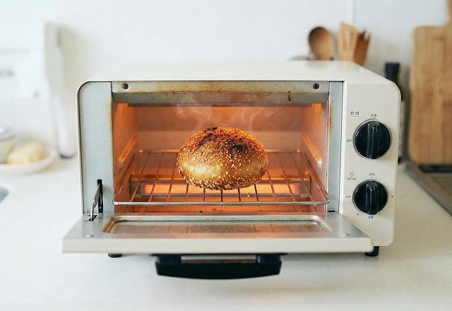 トースターで焼く様子