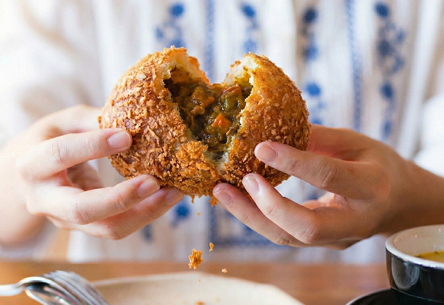 完成したカレーパン